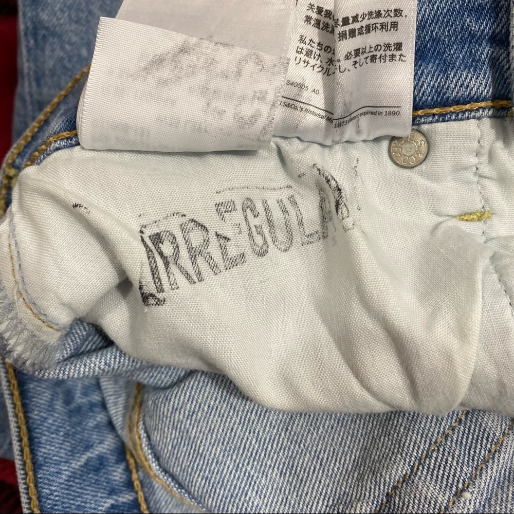 Levi’s • Ribcage Straight Jeans - Picture 3 of 11